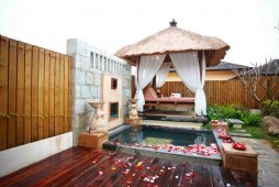 溫泉酒店在轉(zhuǎn)型升級過程中應(yīng)注意的幾個經(jīng)營問題